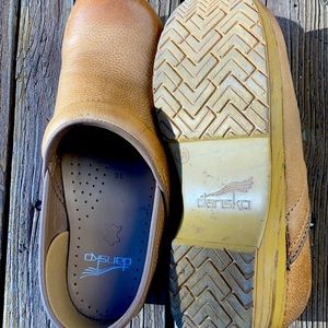 Dansko Honey Distressed Clogs size 38